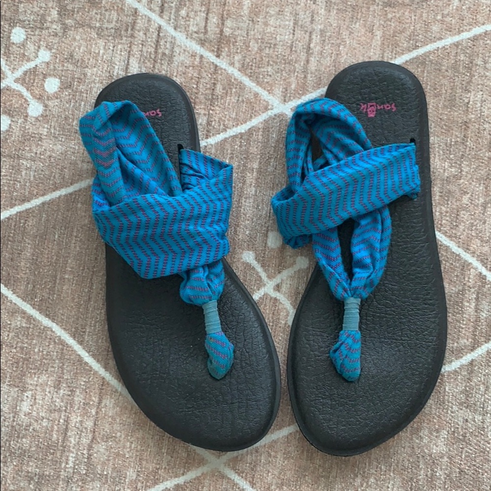 Sanuk blue yoga sling sandals
